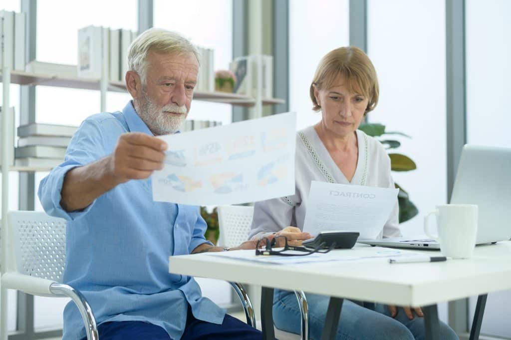 Le rôle d’un courtier en mutuelle santé pour les seniors